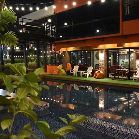 Thongtara House Boutique Srinakarin Hotel Bangkok Eksteriør billede